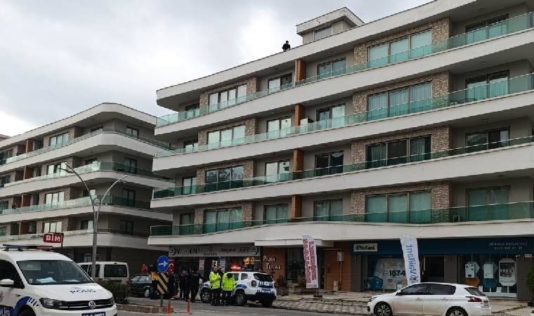 Korku dolu anlar... Kız arkadaşıyla tartıştı, çatıya çıktı!