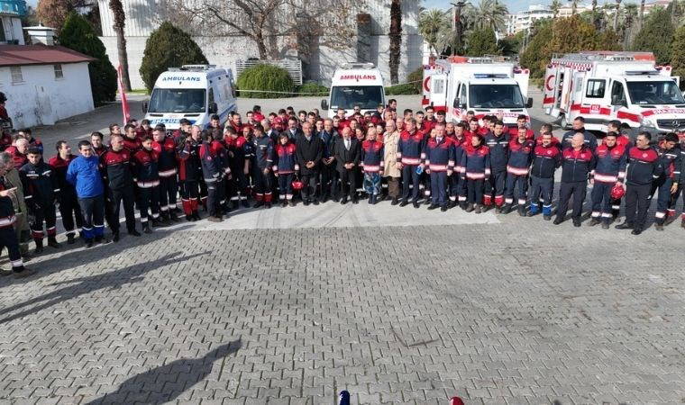İzmir itfaiyesine özel donanımlı ambulanslar eklendi