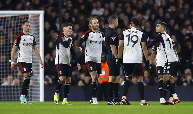 Futbolda devrim: Hakeme itiraz eden futbolcular için yeni karar!
