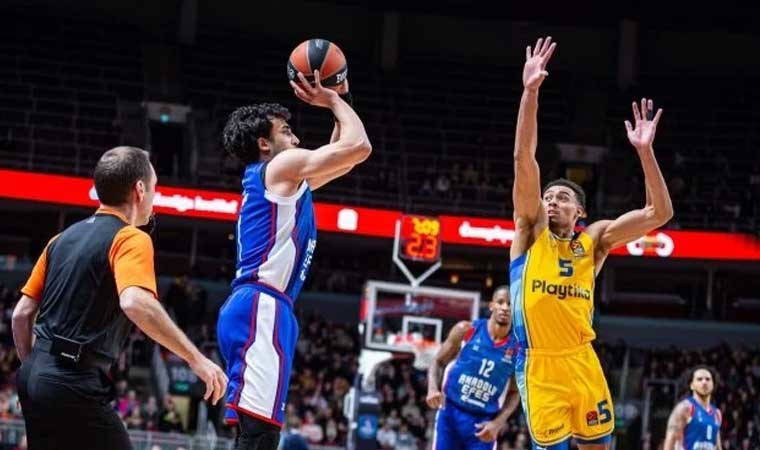 Anadolu Efes'ten üst üste ikinci galibiyet!