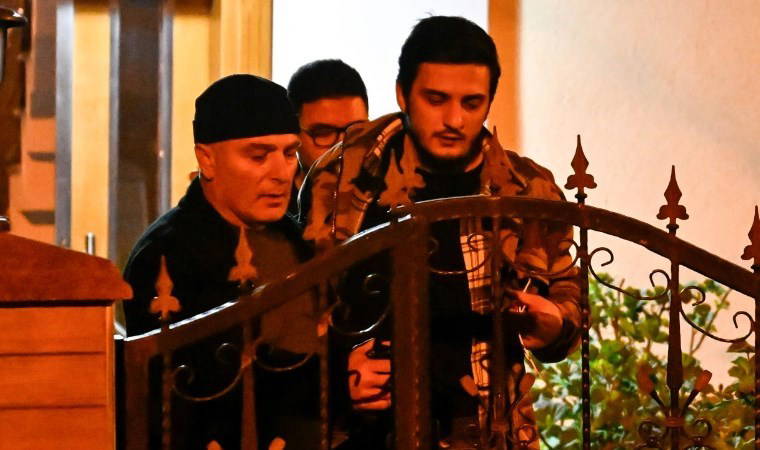 Kartal'da bir kişi annesini rehin aldı: 'İbrahim Kalın ve Ali Yerlikaya buraya gelecek'