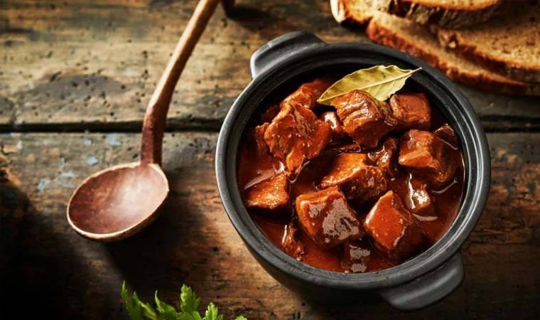 Gulaş nedir? Macar mutfağının büyülü lezzeti: Gulaş tarifi