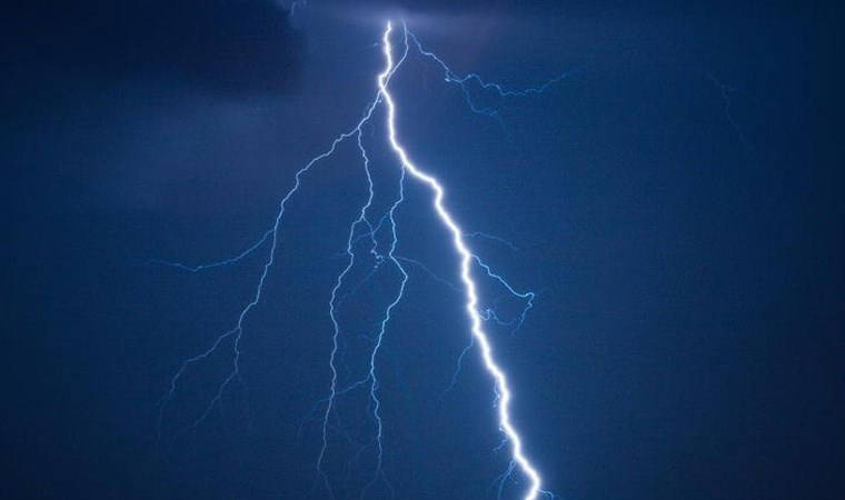Araştırma: Yıldırım düştüğünde ıslak cilt hayat kurtarabilir