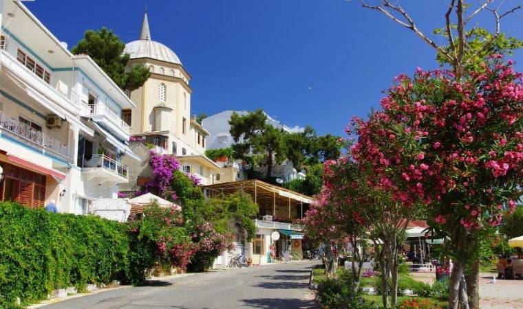 Burgazada: kültür ve doğanın muhteşem uyumu...