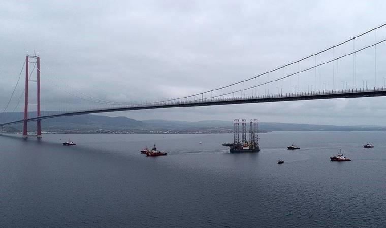 Yoğun sis etkisini kaybetti... Çanakkale Boğazı transit gemi geçişlerine açıldı!
