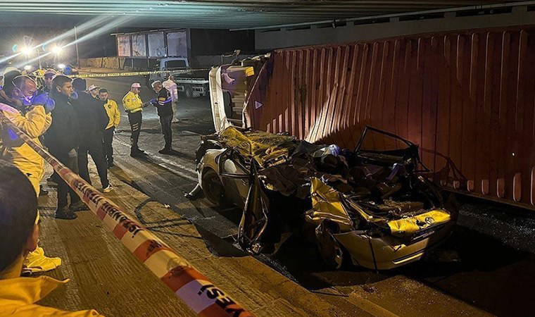 4 kişilik aile yok olmuştu... İstanbul-Bakırköy'de TIR şoförünün uyarı işaretlerini 'dikkate almadığı' ortaya çıktı