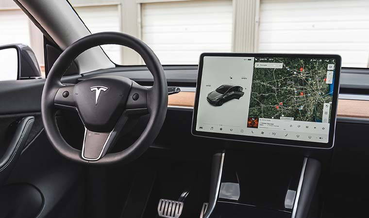 Otomobillerdeki ekranlara dikkat! Uzmanlar uyarıyor...