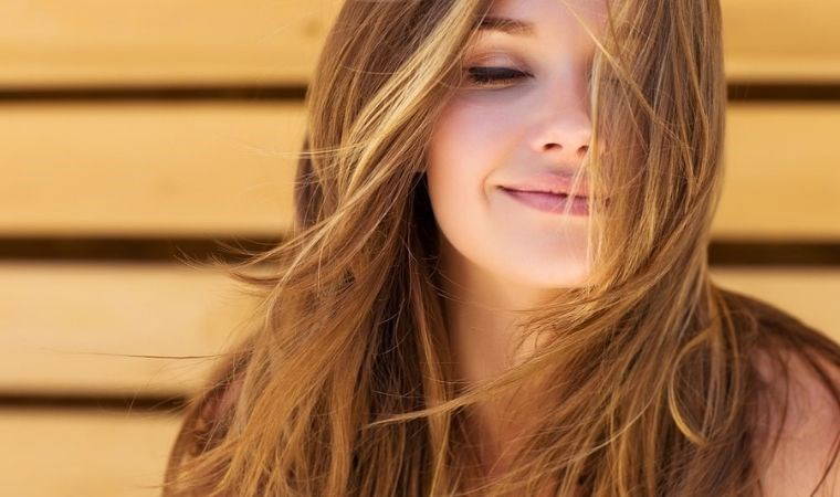 Evinizdeki malzemelerle yumuşacık saçlar: Kuru ve cansız saçlara nem yağdırın...