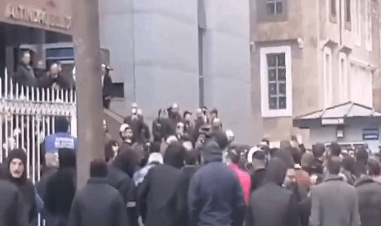 AKP'li Altındağ Belediyesi önünde işçiler haklarını arıyor