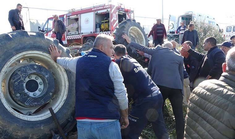 Antalya'da traktör şarampole devrildi: Sürücüyü itfaiye ekipleri kurtardı