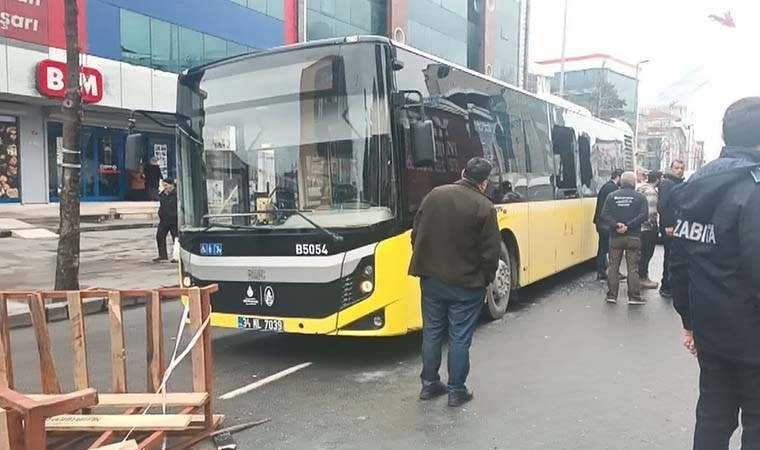 İETT otobüsüne cam yüklü kamyonet çarptı: Yurttaşlar panikle kendini dışarı attı