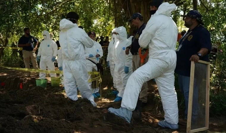 'Gizli' bir çukurda bulundu: 132 kişiye ait olduğu tespit edildi