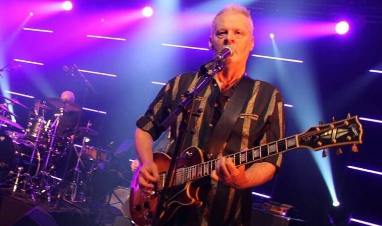 Fransız müzisyen Frank Darcel uçurumdan düşerek öldü