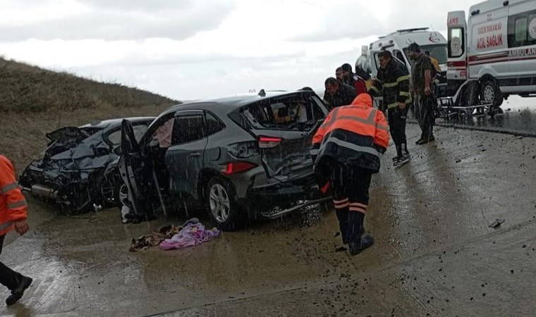 Aksaray'da feci kaza... 8 araç birbirine girdi