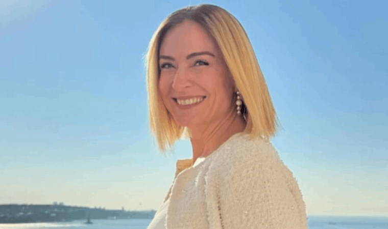 8 yıllık evliliğini noktalamıştı...