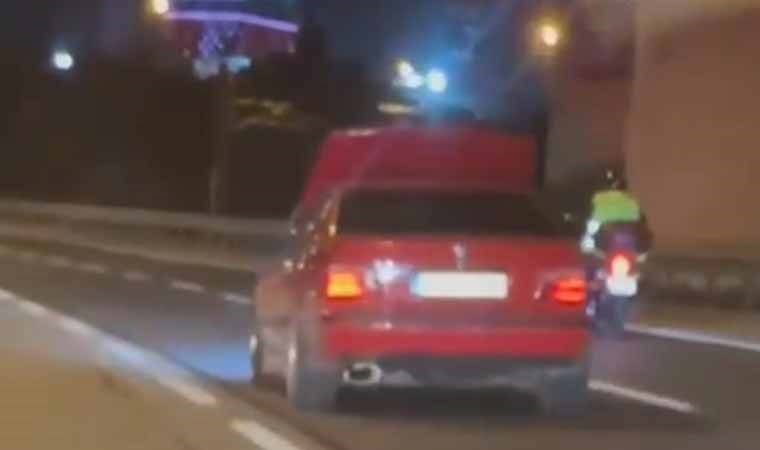 Trafikte korkutan anlar: Bir anda kaputu açıldı