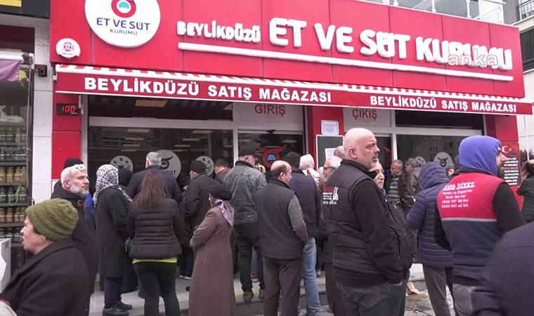 Ucuz et kuyruğundaki emekli yurttaşlar isyan etti: '50 yıldır hiç mi ilerlemedik?'