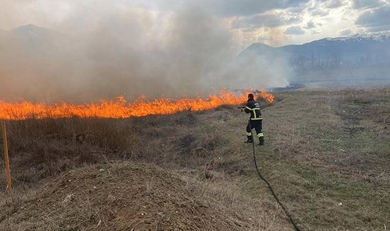Erzincan’da örtü yangını büyümeden söndürüldü