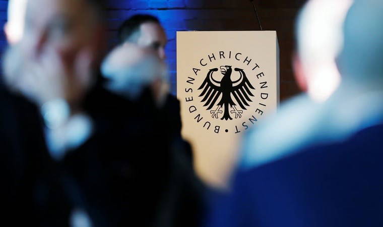 Personel ilanı verdi, logosunu değiştirdi...