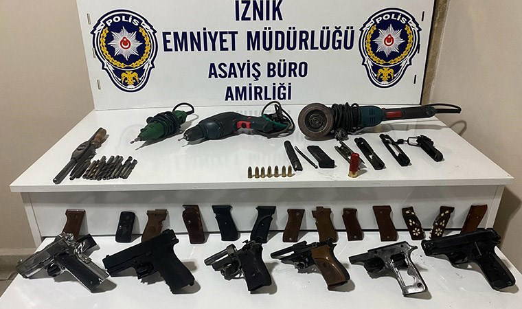İş yerinde kaçak silah imalatı: Suçüstü yakalandı