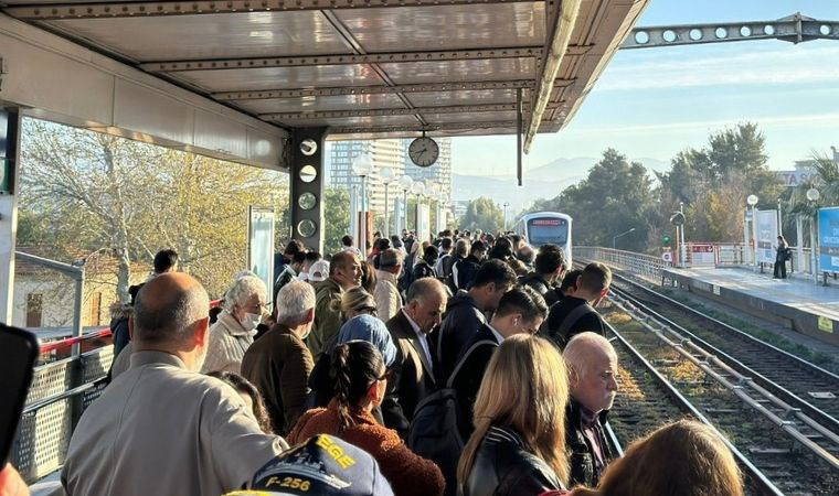 İzmir’de ulaşım durma noktasına geldi