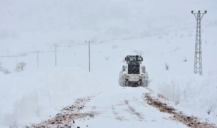 Van, Muş ve Bitlis'te 158 yerleşim yerinin yolu kapandı!