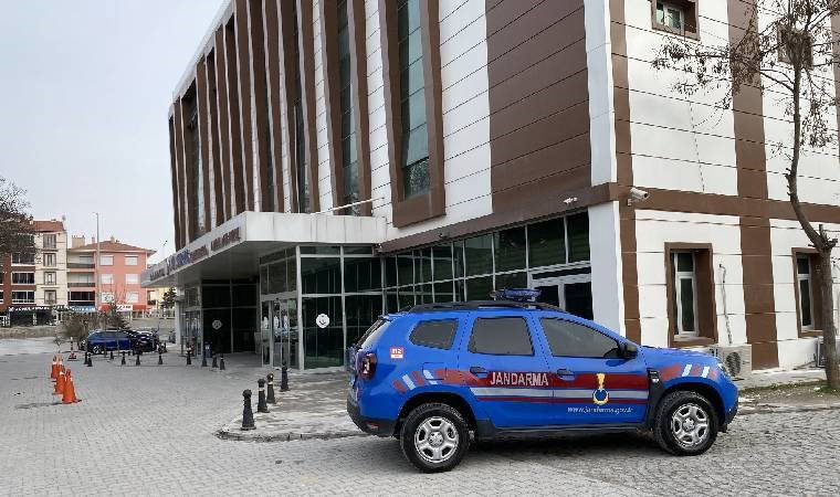 Çiftçi tarlasındaki mibzerin altında kaldı!