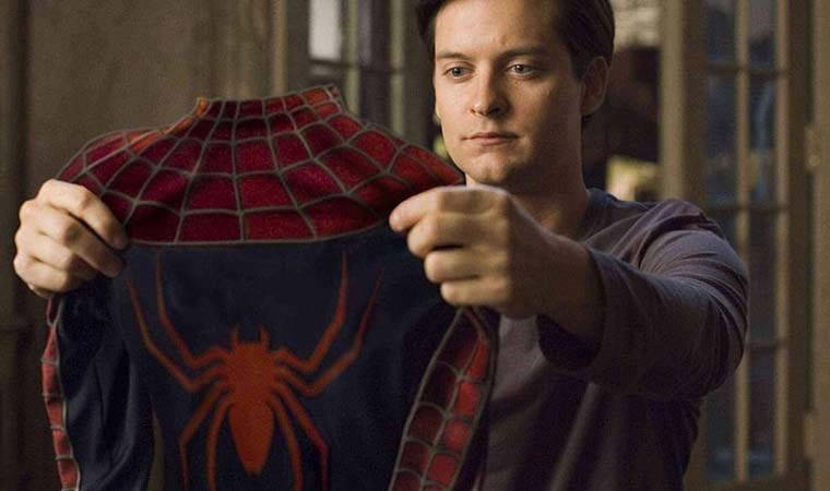 Tobey Maguire'ın Örümcek Adam filminde giydiği kostüm açık arttırmaya çıktı