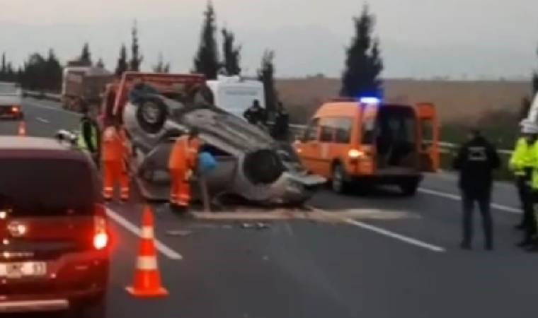 Otomobil önce TIR'a ardından bariyerlere çarptı... Ölü ve yaralı var!