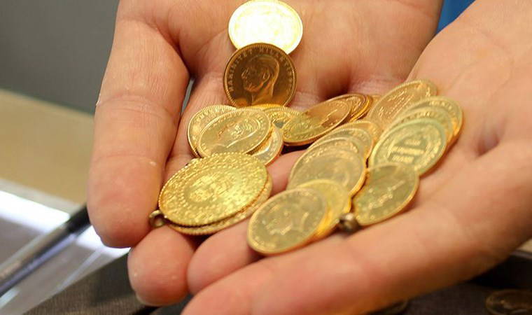 Kars'ta 2 şüpheli kaçak altınla yakalandı