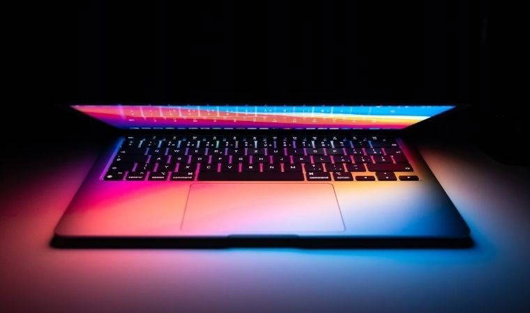 Mac kullanıcısı mısınız? Apple'ın M serisi işlemcilerinde kritik açık bulundu