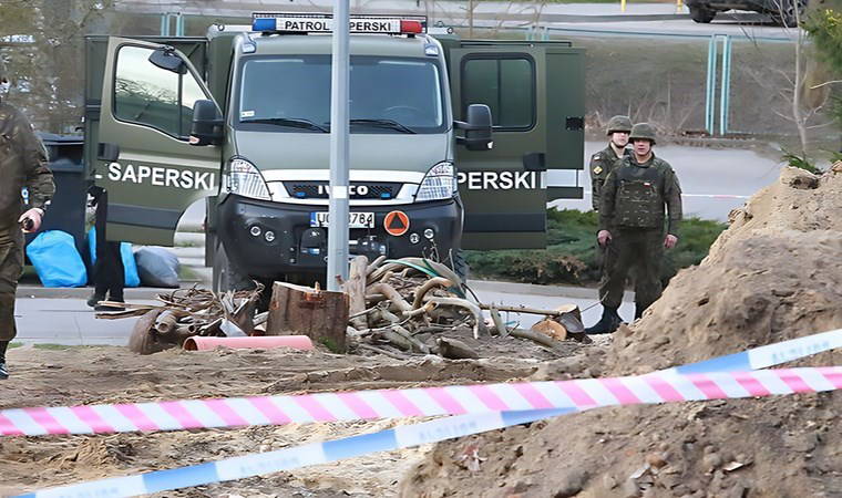 Havaalanında 300 kilo bomba bulundu: Yüzlerce kişi tahliye edildi