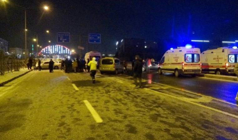 Feci kaza... Onlarca araç birbirine girdi