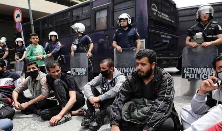 Yunanistan'da polis ile göçmenler arasında arbede