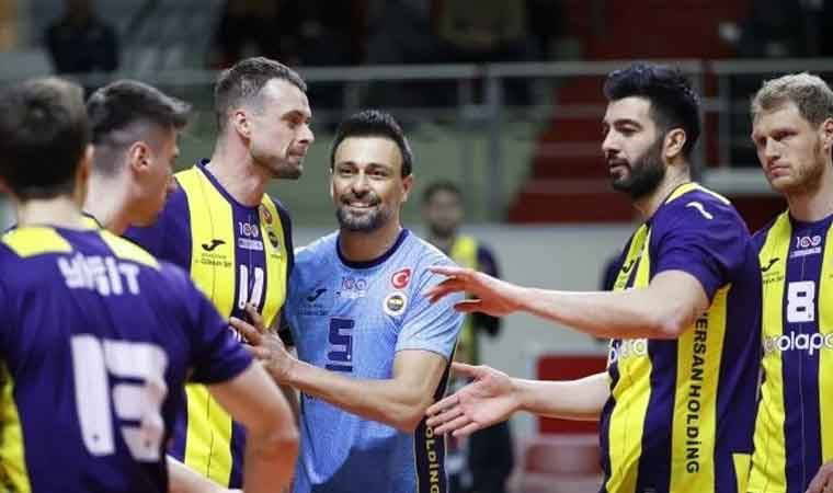 Fenerbahçe Parolapara evinde Halkbank'ı devirdi