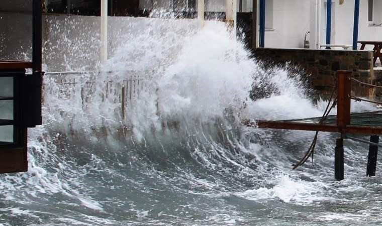 Meteoroloji'den Ege Denizi'nde fırtına uyarısı