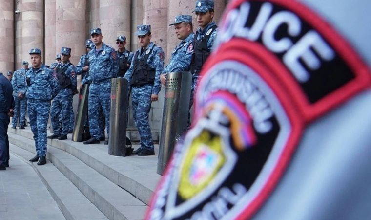 Ermenistan'da bir karakola el bombalı saldırı