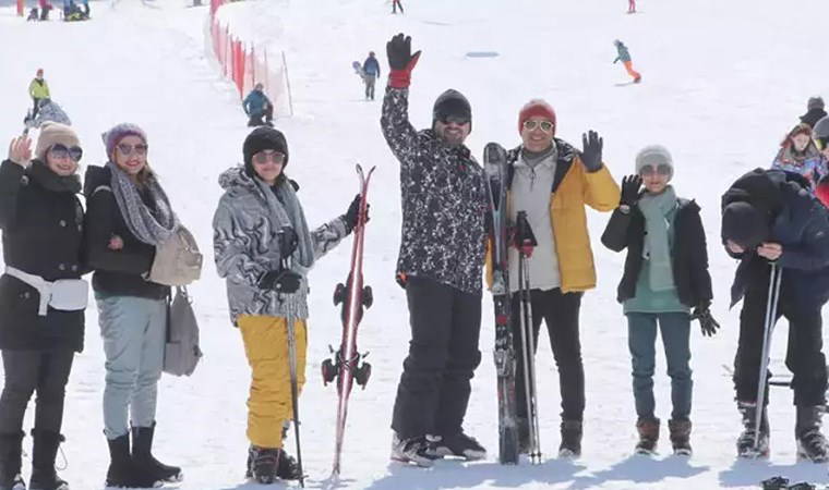 Palandöken'e yağan karla kayak sezonu nisana uzadı