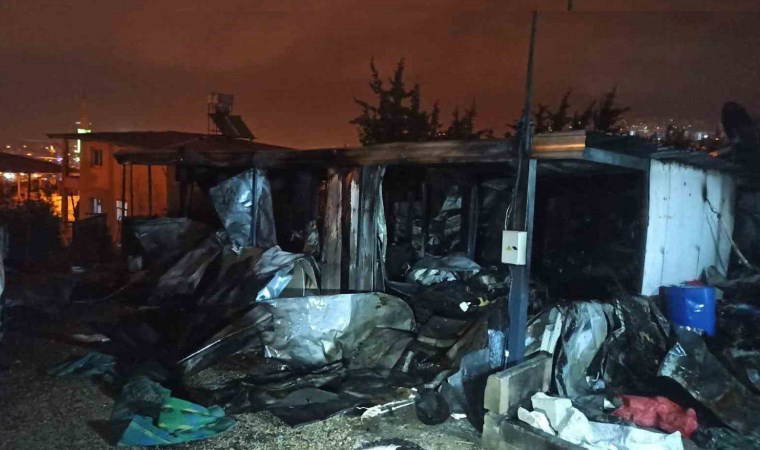 İskenderun’da konteyner yangını