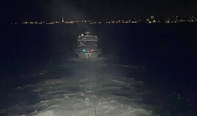 Yeşilköy açıklarında makine arızası yapan tekne sürüklendi: 3 kişi kurtarıldı