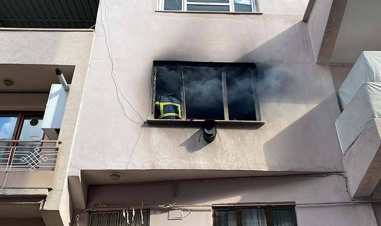 Elektrikli battaniye yangına neden oldu: Daire küle döndü