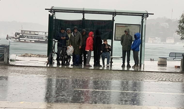 İstanbul'da beklenen fırtına ve yağış etkili oluyor