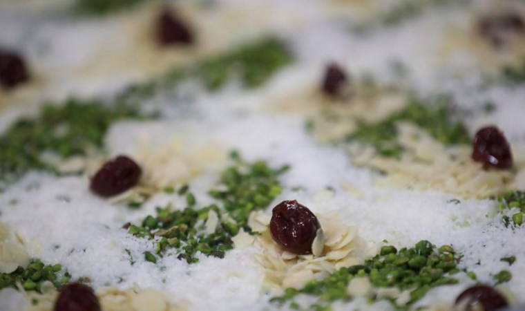 Sırrı püf noktasında! Ustasından pastane usulü güllaç tarifi...