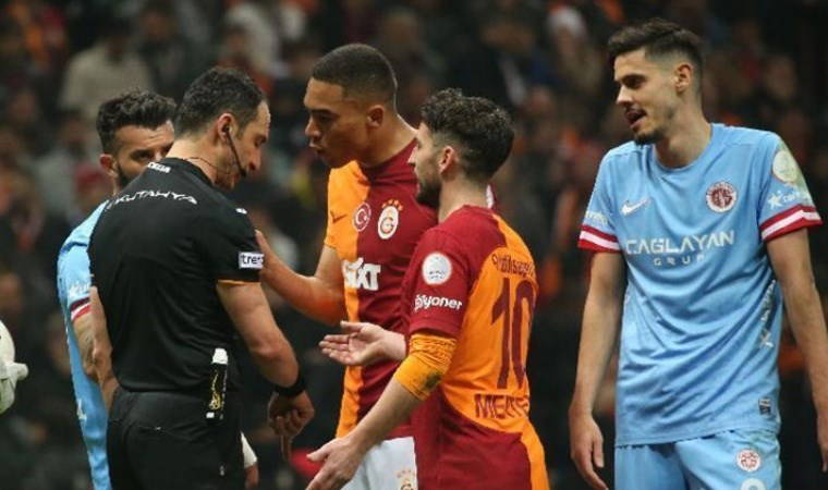 TFF ve MHK'den açıklama bekleniyor: Hugh Dallas ile Abdulkadir Bitigen arasında olay konuşma!