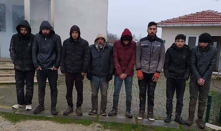 Edirne'de 8 kaçak göçmen yakalandı (26 Mart 2024)