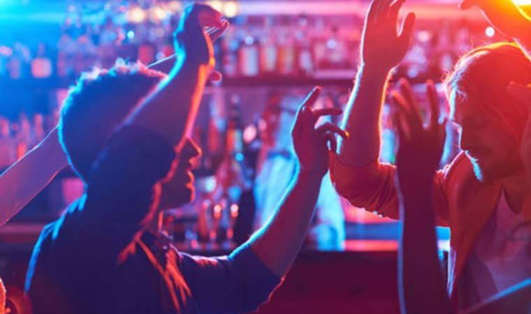 Erkeklerin 'bekarlığa veda partisini' kabul etmeyen işletmeye ayrımcılık yasasından ihlal cezası verildi