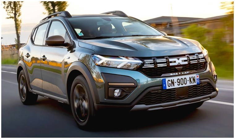 Dacia'dan Sandero ve Sandero Stepway'e doping: Güç arttı, yeni donanım paketi geldi...