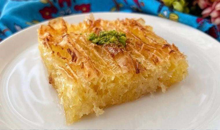 İftar sonrası çayın yanına pratik lezzet: İrmikli Perde Tatlısı tarifi...