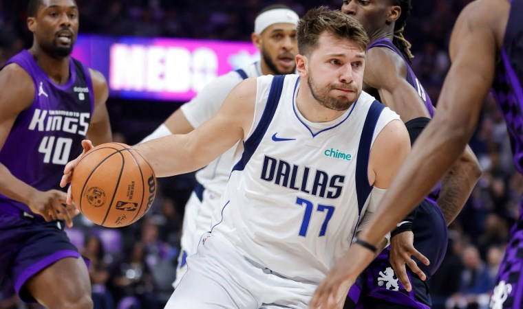 NBA'de Dallas Mavericks deplasmanda güldü: Serisini 5 maça çıkardı!