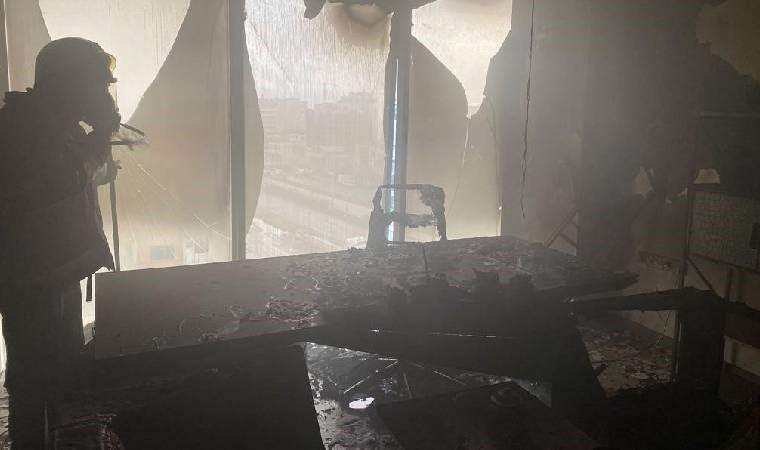 Hatay'da iş merkezinde yangın paniği: Maddi hasar meydana geldi!
